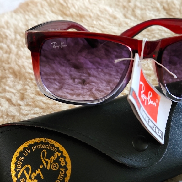Gorgeous NWT Ray BAN Wayfarer Sunglasses - Picture 8 of 13